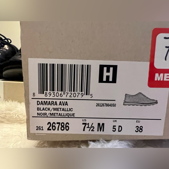 CLARKS Damara Ava Black Metallic Stitched Oxfords - Picture 7 of 9